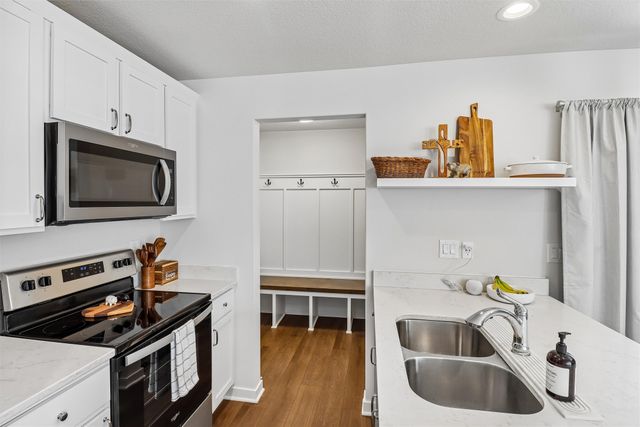 408 Ryan Circle NE, Mitchellville, IA 50169