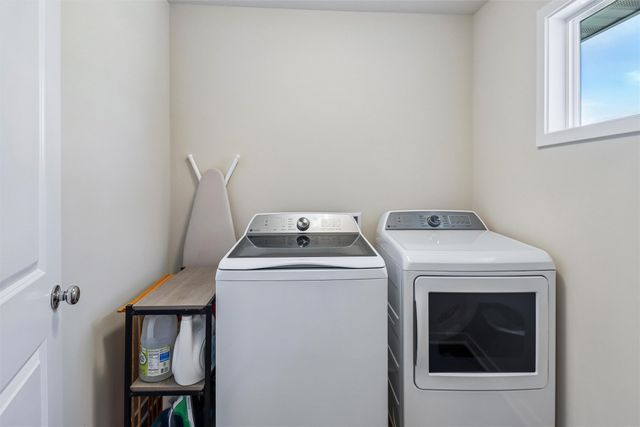 408 Ryan Circle NE, Mitchellville, IA 50169