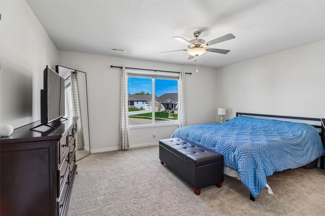 408 Ryan Circle NE, Mitchellville, IA 50169