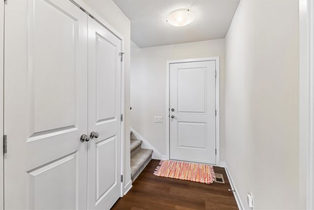 408 Ryan Circle NE, Mitchellville, IA 50169