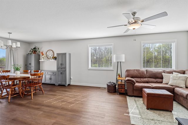 408 Ryan Circle NE, Mitchellville, IA 50169