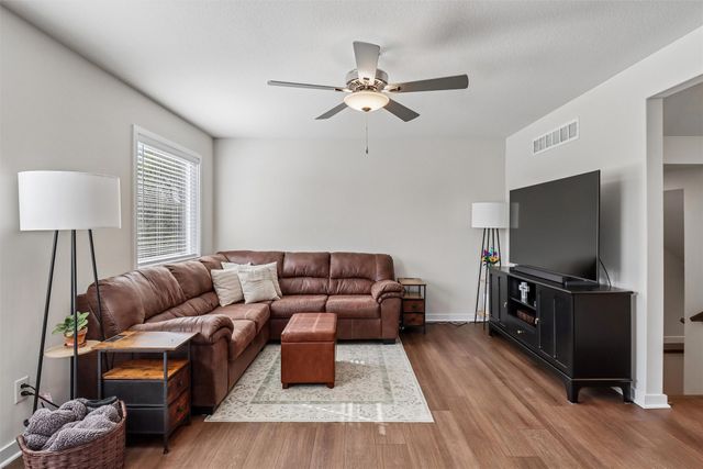 408 Ryan Circle NE, Mitchellville, IA 50169
