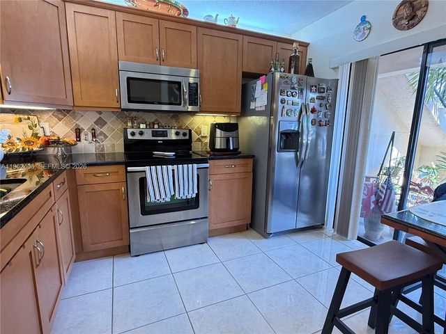 351 Club Cir 102, Boca Raton, FL 33487