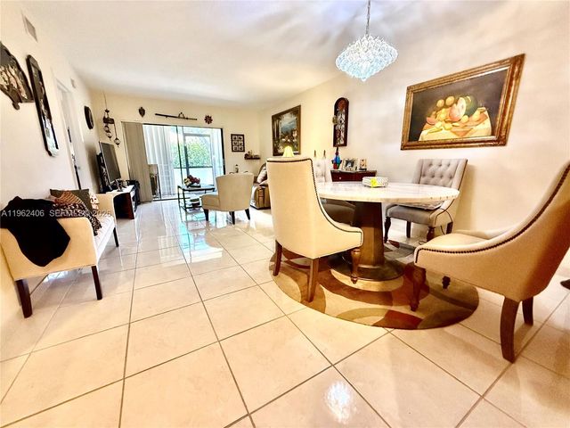 351 Club Cir 102, Boca Raton, FL 33487