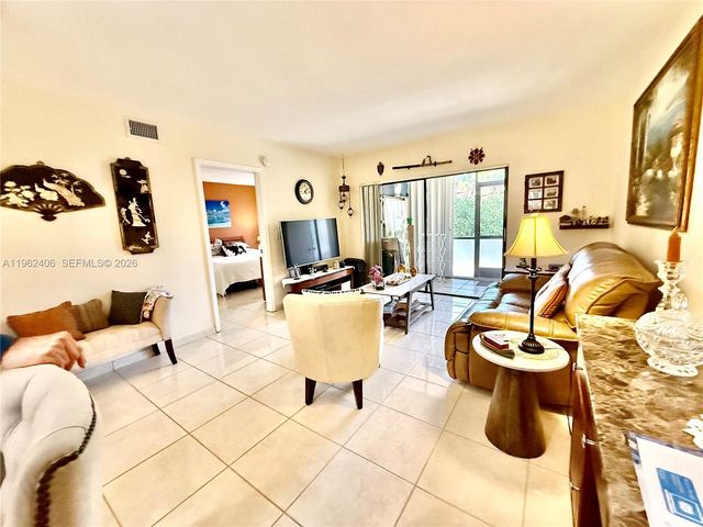351 Club Cir 102, Boca Raton, FL 33487