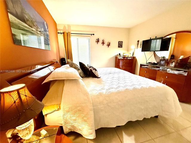 351 Club Cir 102, Boca Raton, FL 33487