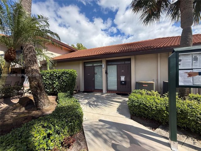 351 Club Cir 102, Boca Raton, FL 33487