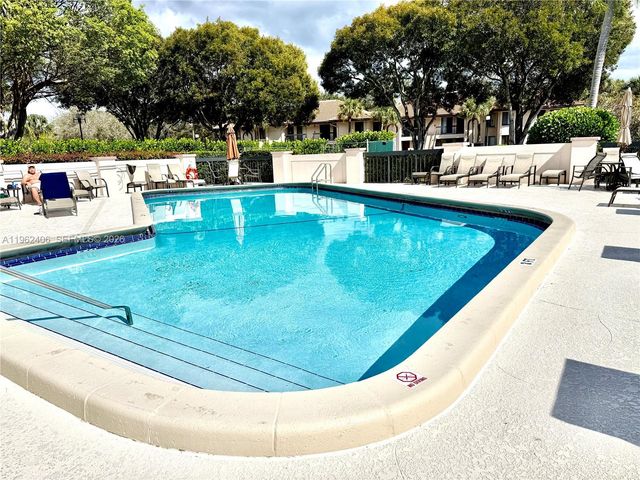 351 Club Cir 102, Boca Raton, FL 33487