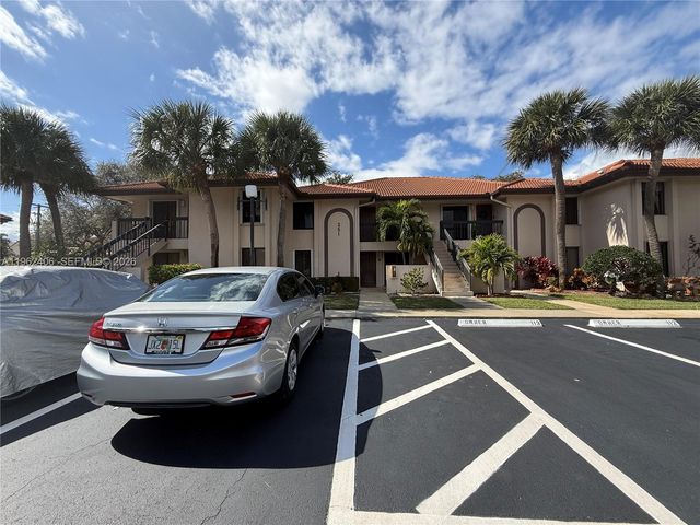 351 Club Cir 102, Boca Raton, FL 33487