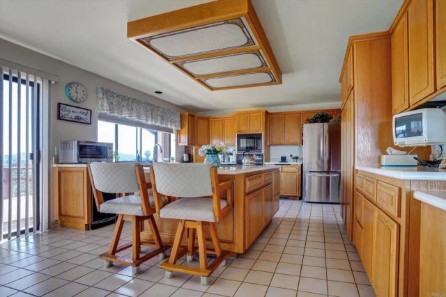 10549 Cerveza Drive, Escondido, CA 92026