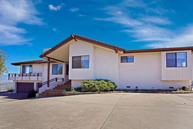 10549 Cerveza Drive, Escondido, CA 92026