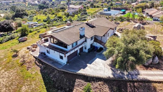 10549 Cerveza Drive, Escondido, CA 92026