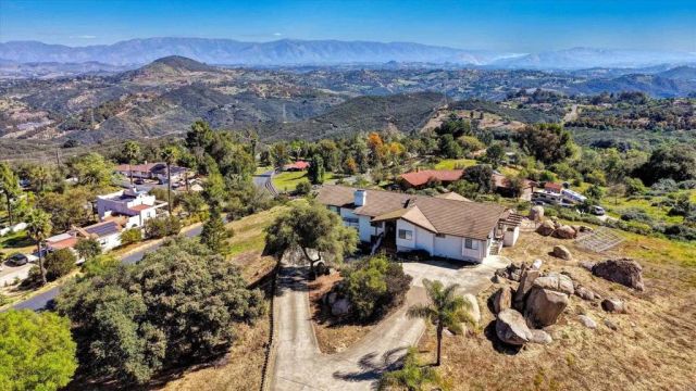 10549 Cerveza Drive, Escondido, CA 92026
