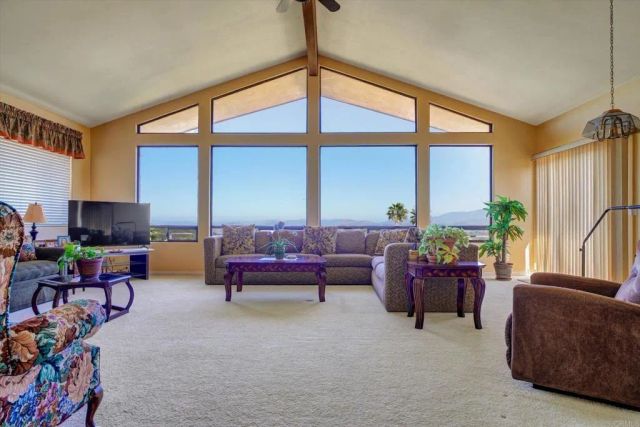 10549 Cerveza Drive, Escondido, CA 92026