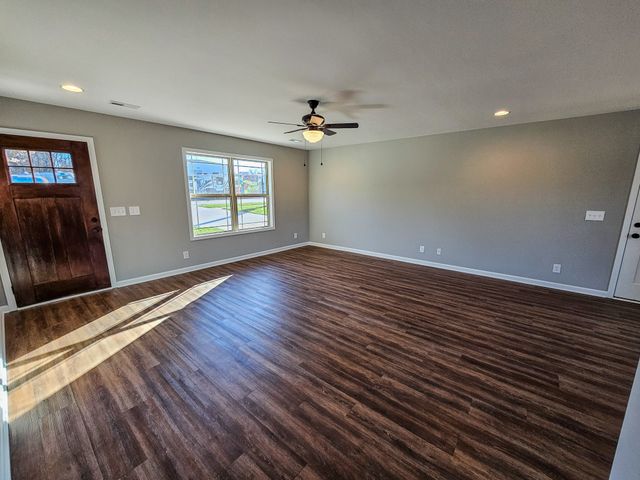 1521 Green Ln, Shelbyville, TN 37160