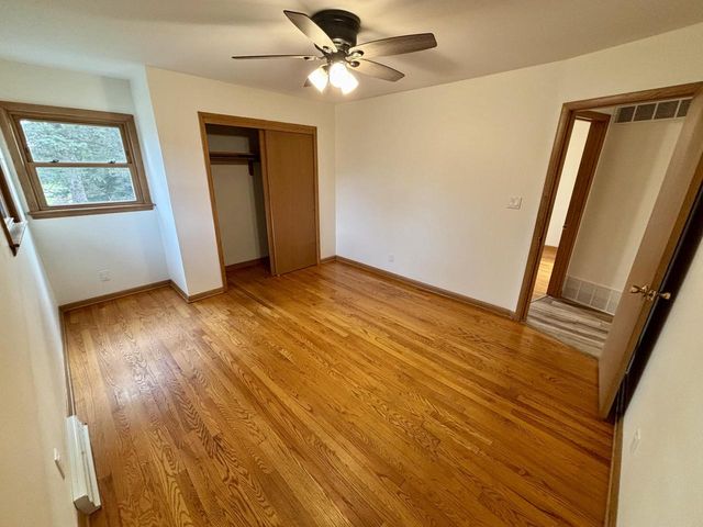 811 Meadowbrook DRIVE, West Bend, WI 53090