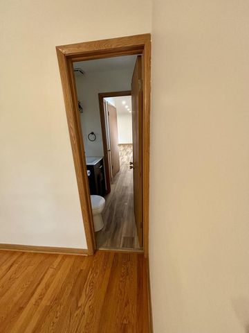 811 Meadowbrook DRIVE, West Bend, WI 53090