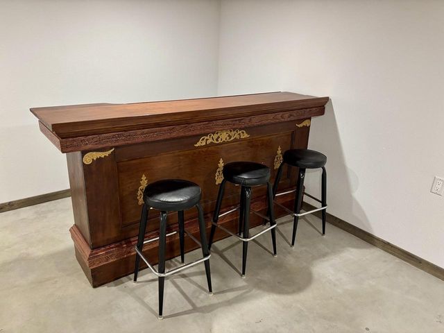 811 Meadowbrook DRIVE, West Bend, WI 53090