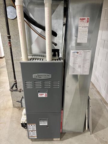 811 Meadowbrook DRIVE, West Bend, WI 53090