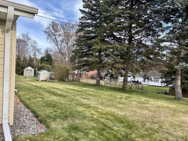 811 Meadowbrook DRIVE, West Bend, WI 53090