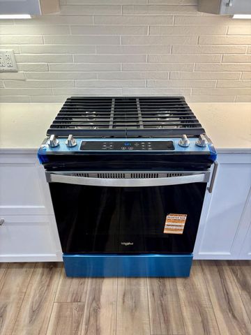 811 Meadowbrook DRIVE, West Bend, WI 53090