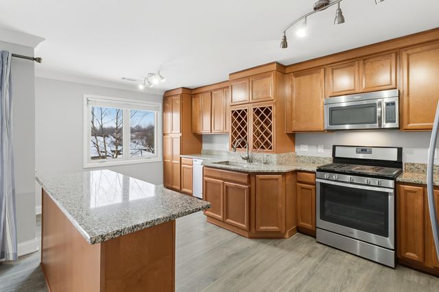 2545 E Lakeshore Drive A71, Crown Point, IN 46307