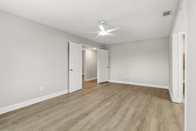 2545 E Lakeshore Drive A71, Crown Point, IN 46307
