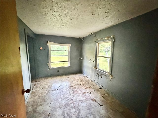 3275 Crestview Avenue, Warren, OH 44483