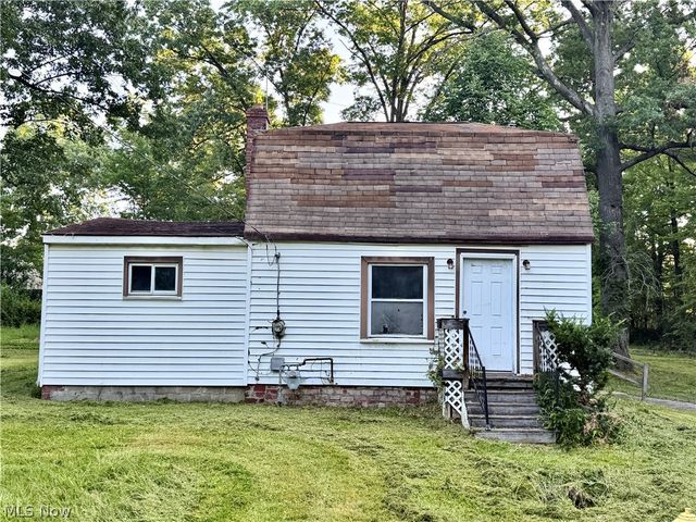 3275 Crestview Avenue, Warren, OH 44483