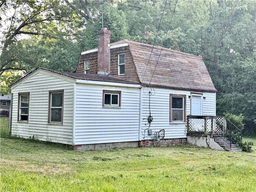 3275 Crestview Avenue, Warren, OH 44483