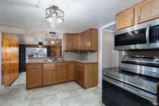 2083 TYLER AVE, Ogden, UT 84404