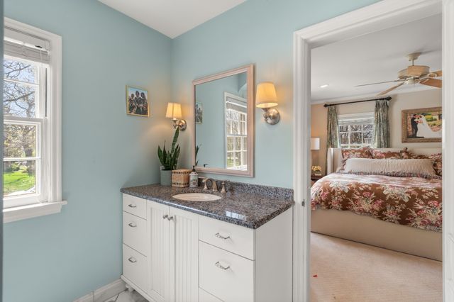 4917 Harwood Drive, Des Moines, IA 50312