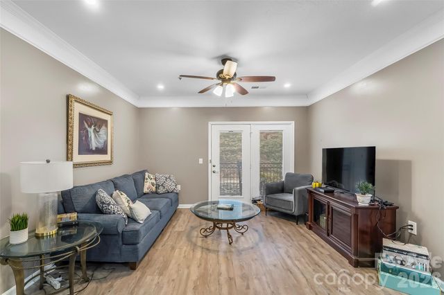 213 Appeldoorn Circle, Asheville, NC 28803