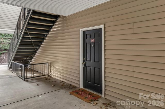 213 Appeldoorn Circle, Asheville, NC 28803