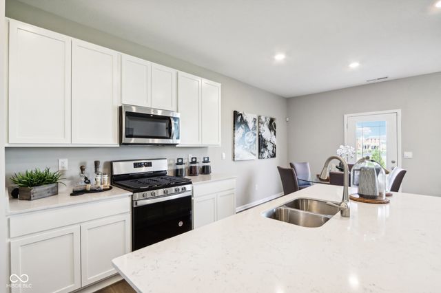 5623 Bluewing Creek Lane, Clayton, IN 46118