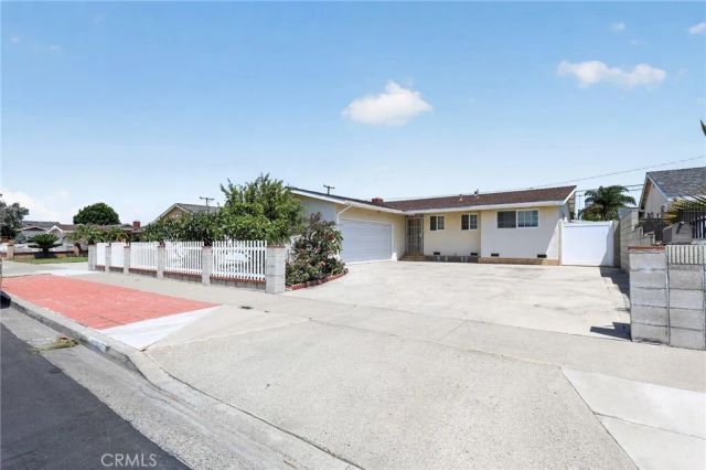 9711 Oasis Avenue, Garden Grove, CA 92844