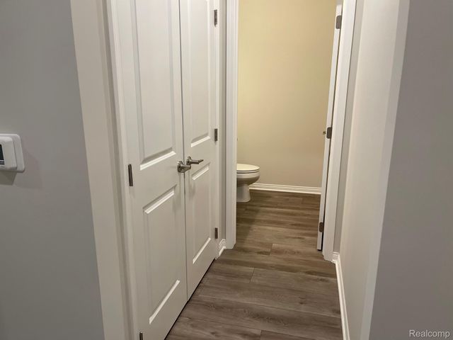 4156 SECLUDED PINES DR, Sterling Heights, MI 48314