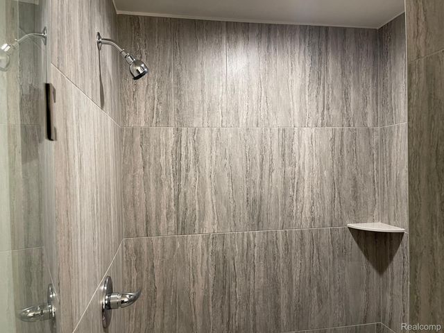 4156 SECLUDED PINES DR, Sterling Heights, MI 48314