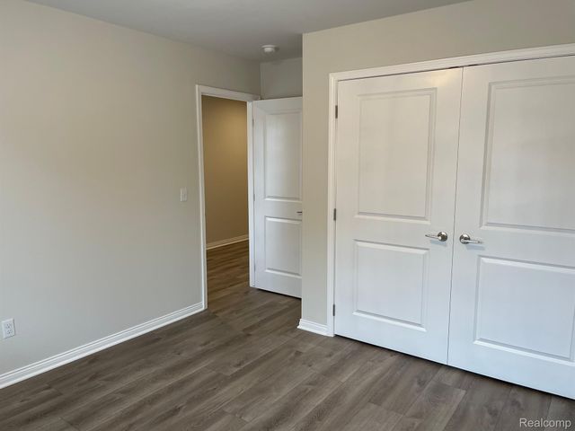 4156 SECLUDED PINES DR, Sterling Heights, MI 48314