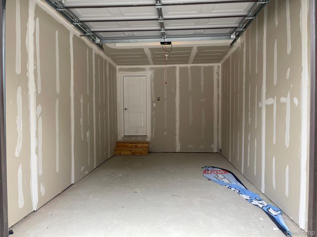 4156 SECLUDED PINES DR, Sterling Heights, MI 48314