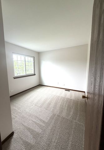31 BUCKINGHAM Lane 31, Buffalo Grove, IL 60089