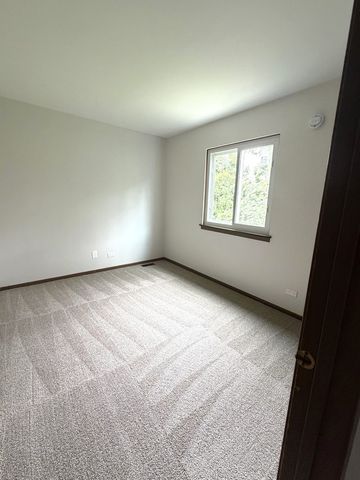 31 BUCKINGHAM Lane 31, Buffalo Grove, IL 60089