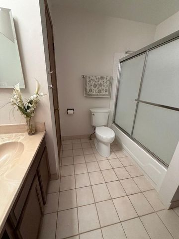 31 BUCKINGHAM Lane 31, Buffalo Grove, IL 60089