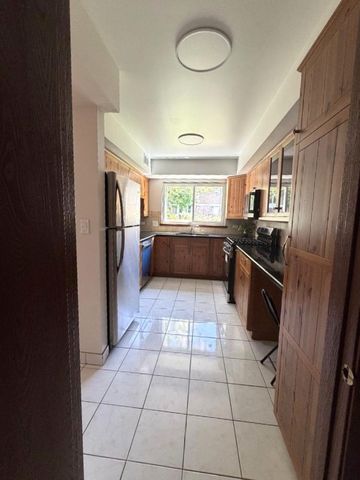 31 BUCKINGHAM Lane 31, Buffalo Grove, IL 60089