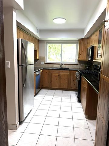 31 BUCKINGHAM Lane 31, Buffalo Grove, IL 60089