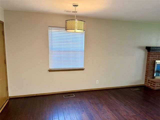 11200 Greystone Avenue, Oklahoma City, OK 73120
