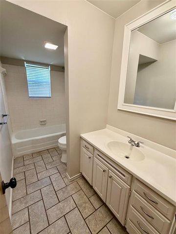 11200 Greystone Avenue, Oklahoma City, OK 73120