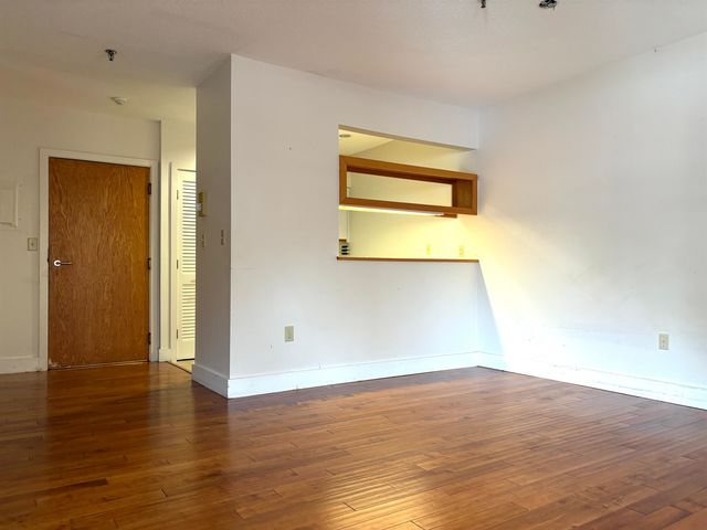 53 Lyme Rd Apt 5, Hanover, NH 03755