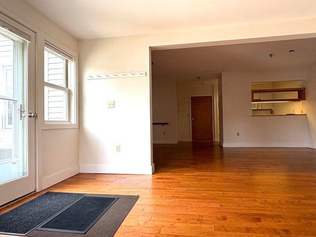 53 Lyme Rd Apt 5, Hanover, NH 03755