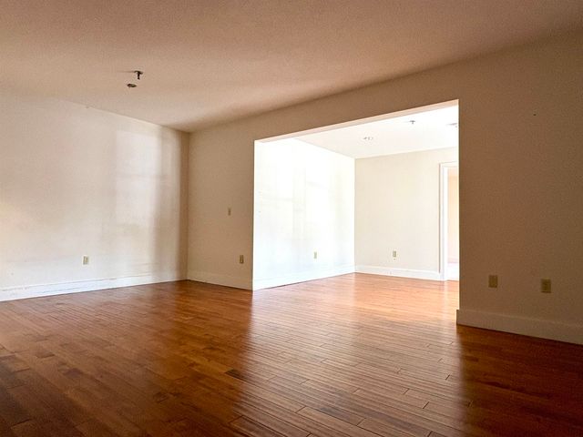 53 Lyme Rd Apt 5, Hanover, NH 03755